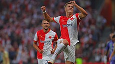 Slávistický útoník Daniel Fila se raduje z gólu.