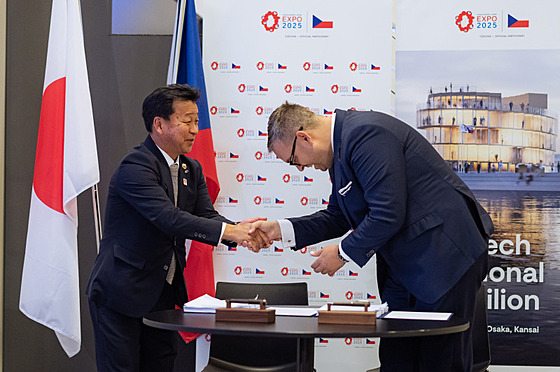 eskou úast podpoí devná pera od Wood Faktory