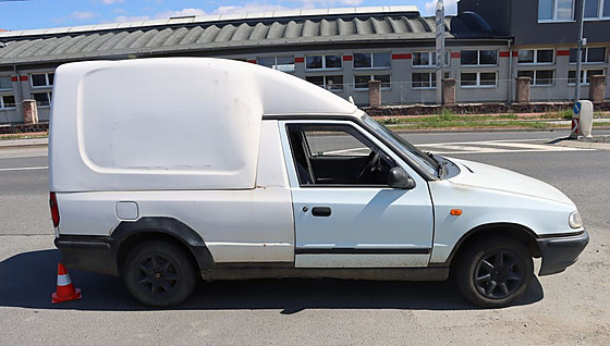 V olomoucké Rolsberské ulici do�lo ke kolizi dvou aut a kdy� se pak �idi�...