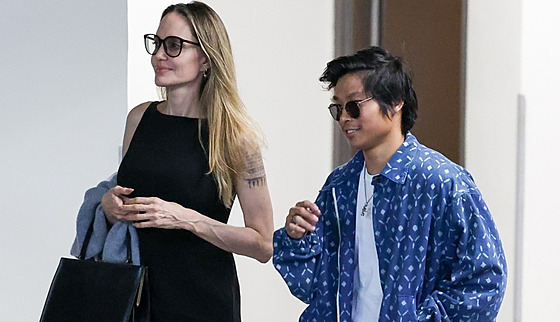 Angelina Jolie a její adoptovaný syn Pax Thien Jolie-Pitt vyrazili spolen na...