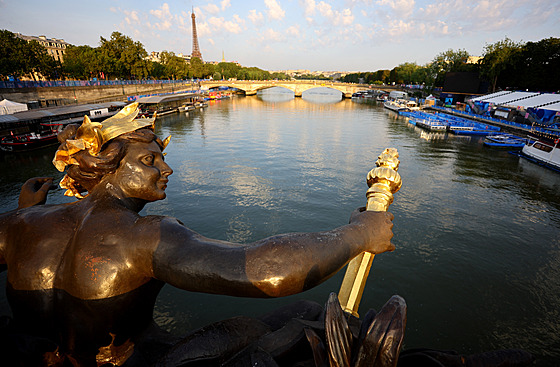 Olympijský triatlon v Pa�í�i podle o�ekávání provázejí potí�e s  �istotou Seiny.