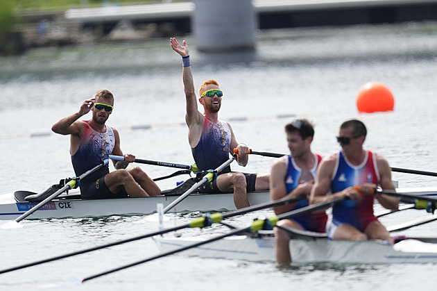 Skifaři Vraštil se Šimánkem postoupili do finále olympijské regaty