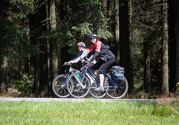Na hřebenech i v bike centrech. Horskou službu nejvíc zaměstnávají pády z kol