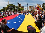 Obané Venezuely protestují proti výsledkm prezidentských voleb, které...