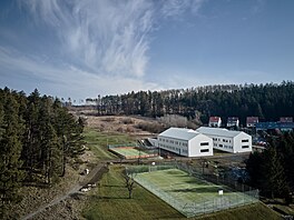 Komplex lé�ebny v Ostrov� u Macochy je inspirovaný archetypem domku z d�tské...