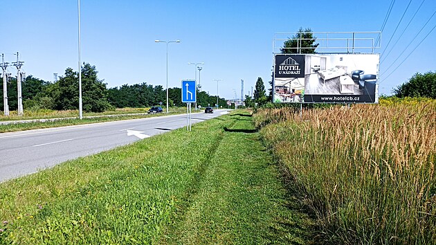 Aktuln se kolem eskobudjovickch silnic nachz piblin 150 nepovolench reklamnch zazen.