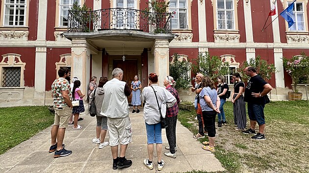 Zmek Steknk. Pot, co byl zapsn na seznam UNESCO, ho navtv o tisce turist vc.