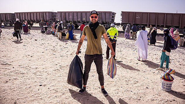 N�kladn� vlak je jedin�m mo�n�m dopravn�m prost�edkem do odlehl�ch pou�tn�ch...