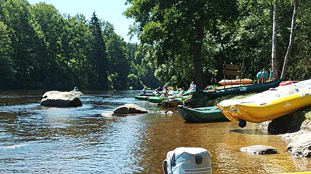 Vltava a kempy kolem n jsou v tchto dnech pln vodk.