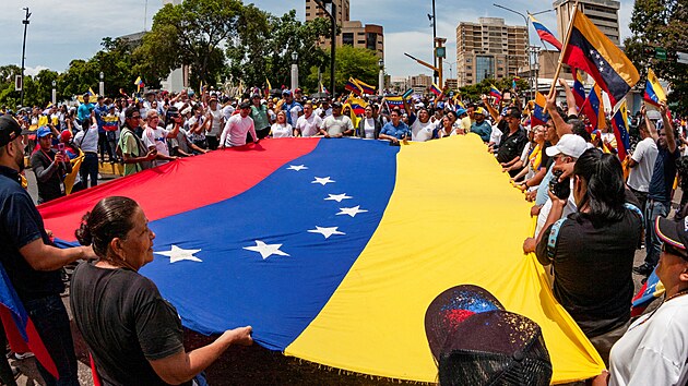 Oban Venezuely protestuj proti vsledkm prezidentskch voleb, kter venezuelskmu prezidentovi Nicolsi Madurovi pisoudily tet funkn obdob. (30. ervence 2024)