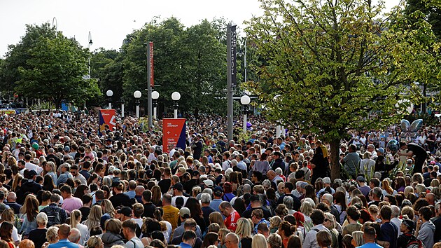 Vzpom�nkov� akce na ob�ti �toku no�em v Southportu (30. �ervence 2024)