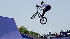 Bikerka Iveta Miculy�ová na olympijských hrách v Pa�í�i.