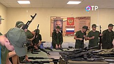 Zábry z reportáe ruské veejnoprávní televize ORT o táborech pro mláde.