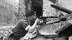 Podporuík Stanisaw Sasinowski bik, velitel 3. ety 2. útoné roty praporu...