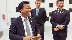 eskou úast podpoí devná pera od Wood Faktory