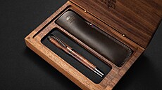 eskou úast podpoí devná pera od Wood Faktory