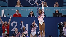 Simone Bilesová pomohla Ameri�ankám k zisku týmového zlata v gymnastice.