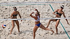 Pláové volejbalistky Barbora Hermannová s Marií-Sárou tochlovou. (31....