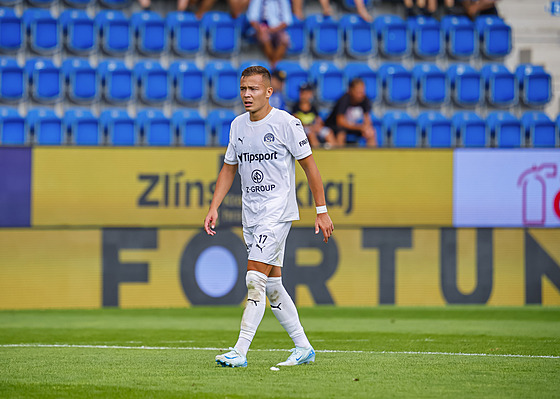 Úto�ník Matyá� Kozák ze Slovácka v utkání s Bohemians.
