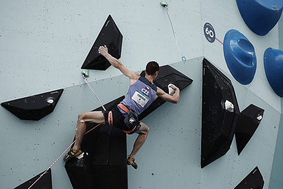Adam Ondra b�hem finále ve sportovním lezení. (9. srpna 2024)