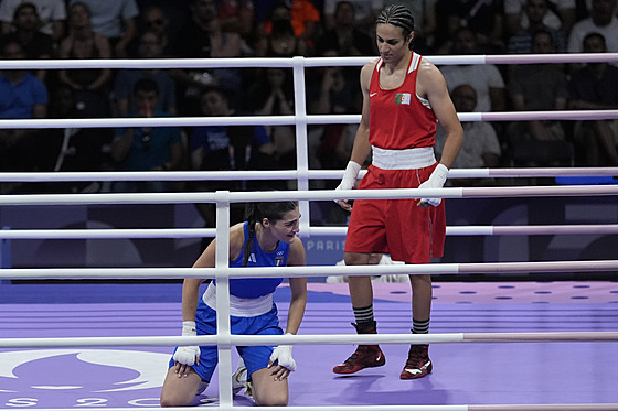 Italská boxerka Angela Cariniová vzdala rychle zápas s kontroverzní Al�í�ankou...