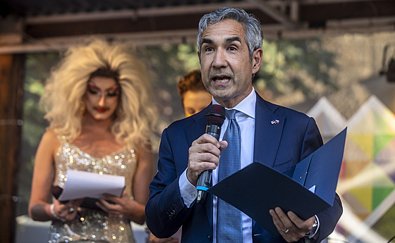 Na oficiální zahájení Prage Pride na Steleckém ostrov dorazil i americký...