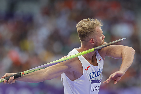 Český reprezentant Jakub Vadlejch při prvním hodu oštěpem.