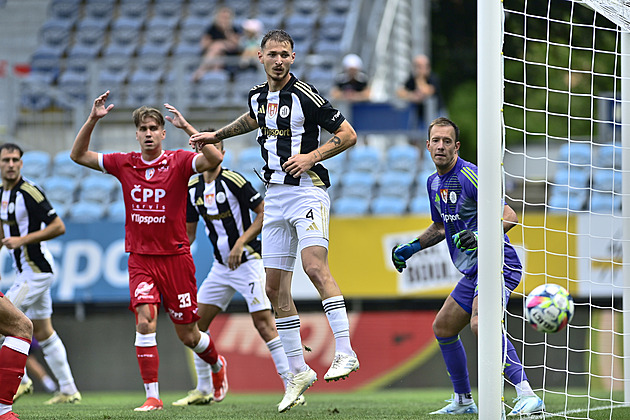 ONLINE: Č. Budějovice - Pardubice 0:2, hosté přidávají. Trefuje se Kalabiška