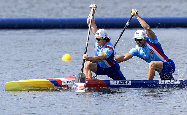 Bratři Fuksové proklouzli do finále. Postup vybojovali rychlým finišem