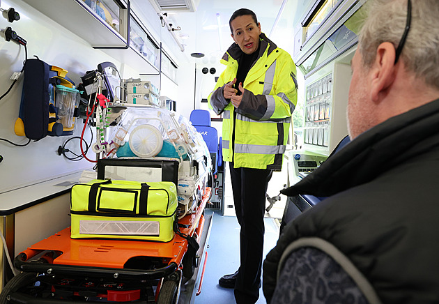 Pomoc pro nejmenší pacienty. Novorozence transportuje do nemocnic speciální sanitka