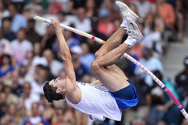 Čeští tyčkaři Holý a Ščerba v olympijské kvalifikaci neuspěli