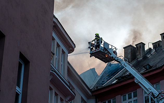 Nároná likvidace poáru stech kol v eském Tín na Karvinsku. (2. srpna...