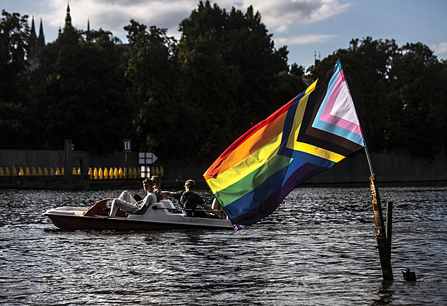 Prague Pride vrcholí duhovým průvodem. Bude na něm víc policistů