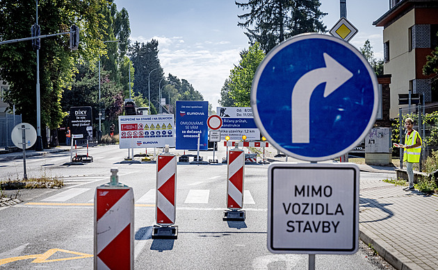 V Říčanech končí rozsáhlá rekonstrukce Černokostelecké, ulici otevřou v úterý