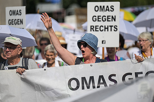 Hnutí Babičky proti pravici dorazilo do Erfurtu, na demonstraci přišlo 800 lidí