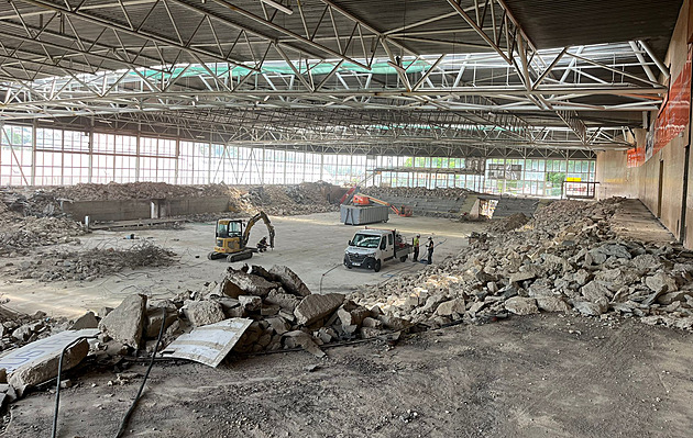 Třebíčský stadion zatím připomíná hromadu suti, Horácká Slavia je v azylu