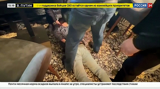 Rusové zveřejnili videa ze zatčení Gershkoviche. Naznačují, že šlo o léčku