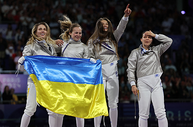 Ukrajina má v Paříži první zlato, vybojovaly ho šavlistky v čele s Charlanovou