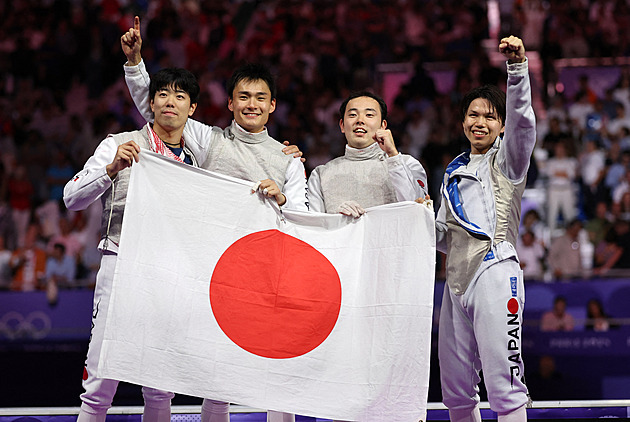 Olympijskou soutěž družstev fleretistů  vládli šermíři Japonska