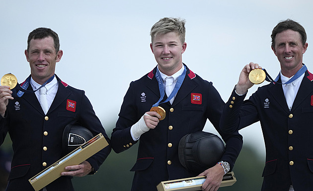 Parkur družstev na olympiádě v Paříži patřil britským jezdcům