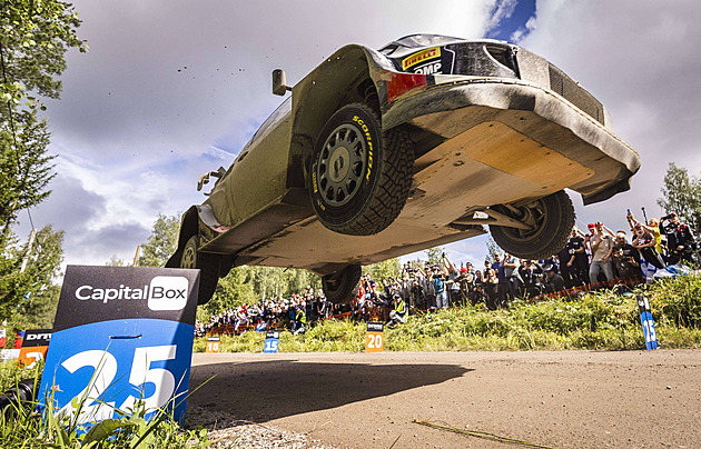 Finskou rallye vede domácí Rovanperä, míří za premiérovou výhrou