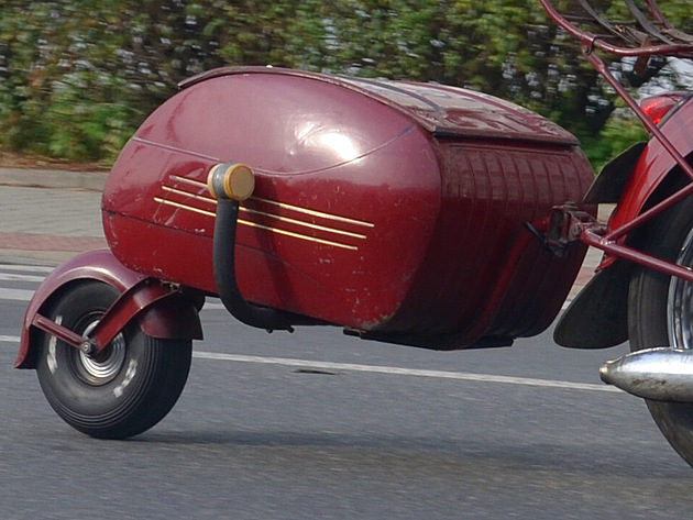 Pro motocykly a sktry se vyrbly mal nvsn vozky PAv-40.