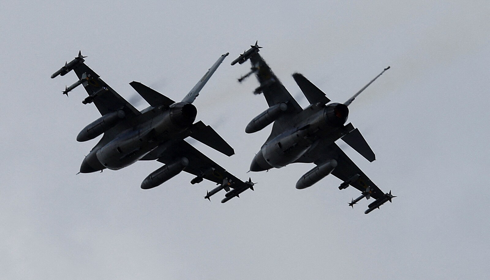 Ukrajina přišla o letoun F-16, pilot se katapultoval. Příčinu havárie zjišťují odborníci