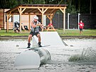 Na jihu ech je nkolik arel, kde si mohou lid vyzkouet wakeboarding.