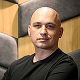 Tom  Lnsk