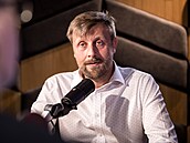 Hostem poadu Rozstel je Martin Proek, editel Ústavu pro jazyk eský.