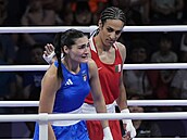 Italská boxerka Angela Cariniová vzdala rychle zápas s kontroverzní Alíankou...