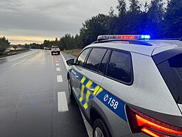 Na dálnici D6 u sjezdu na Bezovou u Sokolova dolo k tragické dopravní nehod...