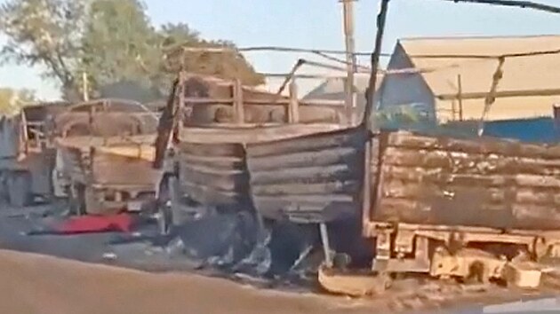 Ukrajinsk� jednotky u vesnice Ok�jabrskoje v Kursk� oblasti rozst��lely rusk� vojensk� konvoj. (8. srpna 2024)