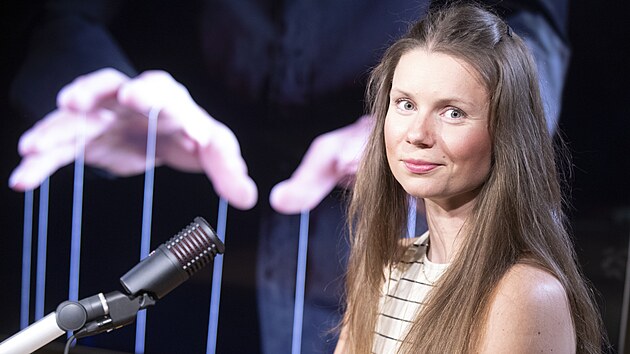 Hostem podcastu NA KAFI je psychoterapeutka Lucia Rott.